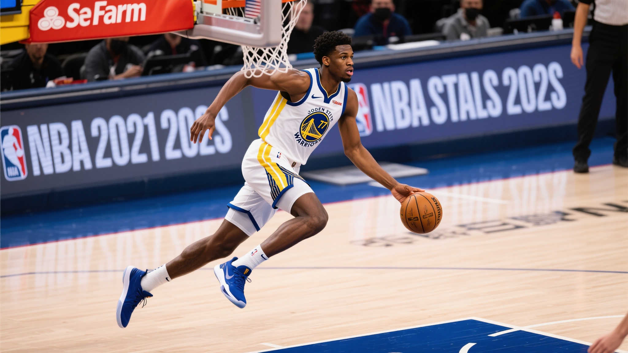 他在篮下的 他在篮下的