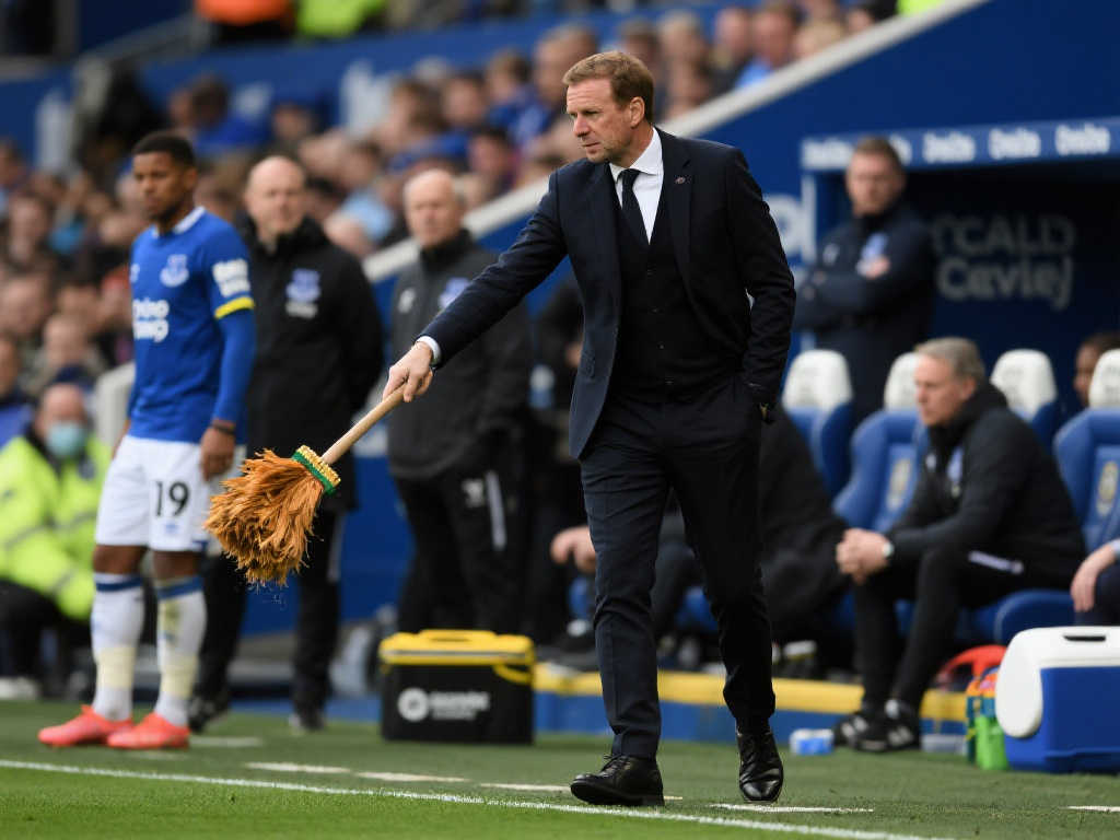 合和战术执 合和战术执